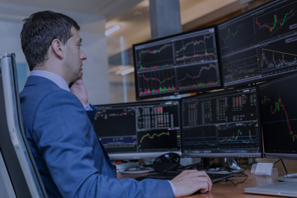 02_Who-for-module_Chief-Investment-Officer-&-Portfolio-Manager_need-blue-filter.jpg